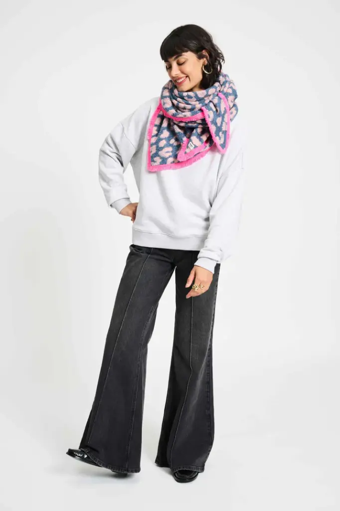 pom-amsterdam-shawls-grey-os-echarpe-leopard-grey-1185233811.webp