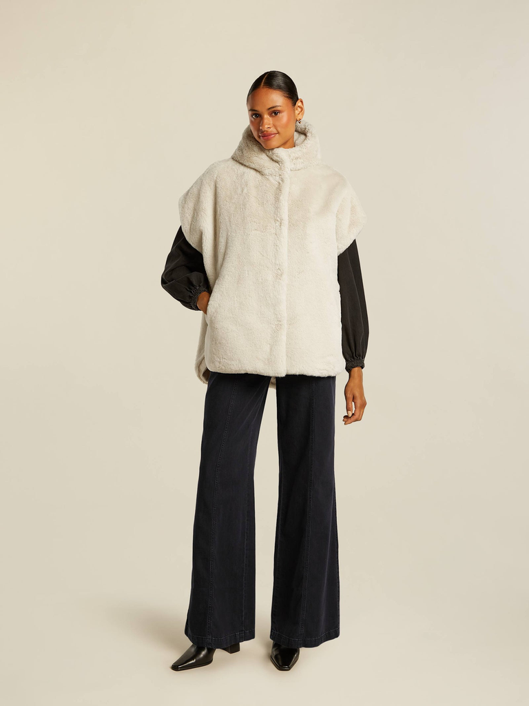 Beaumont Kori cape 