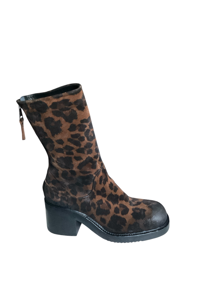 Elena Iachi boots guepardo
