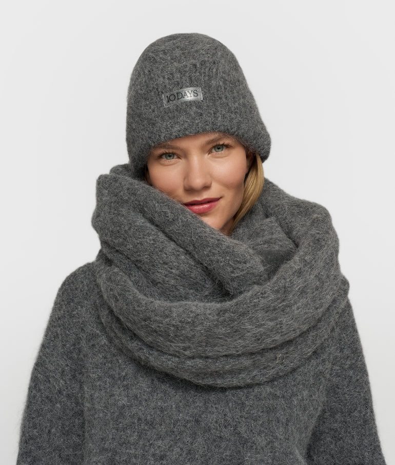 10 Days round hairy knit scarf antra melee