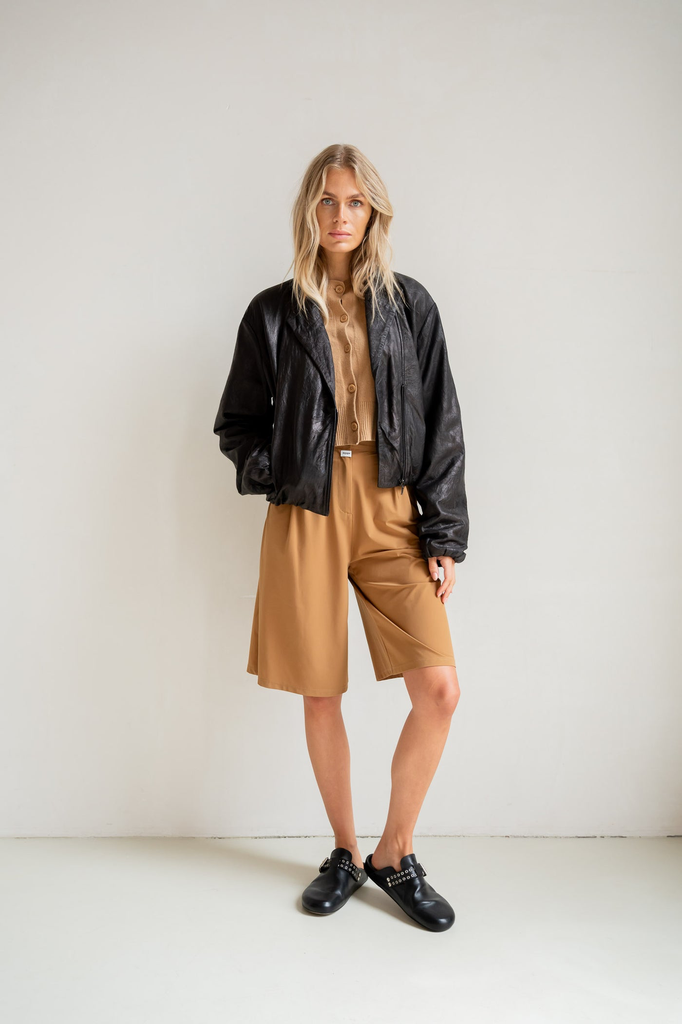 Penn & Ink short tanine