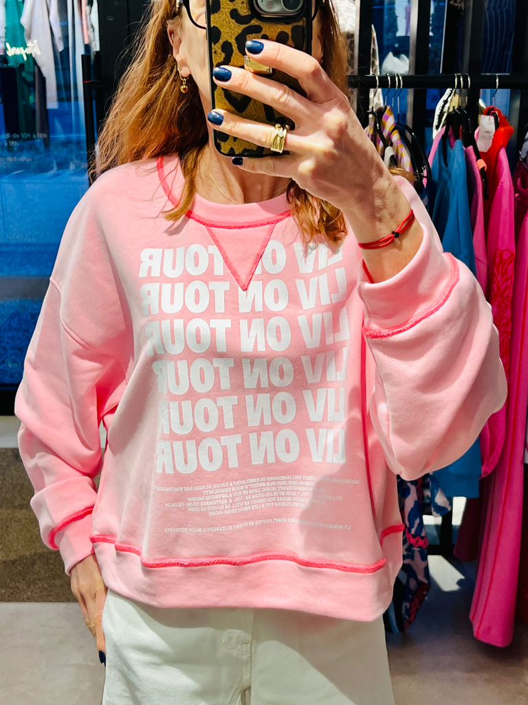 Liv Bergen Graz Tour neon pink